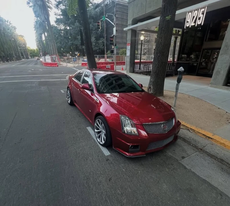 2011 Cadillac CTS-V 2nd Gen - Image 2 of 2
