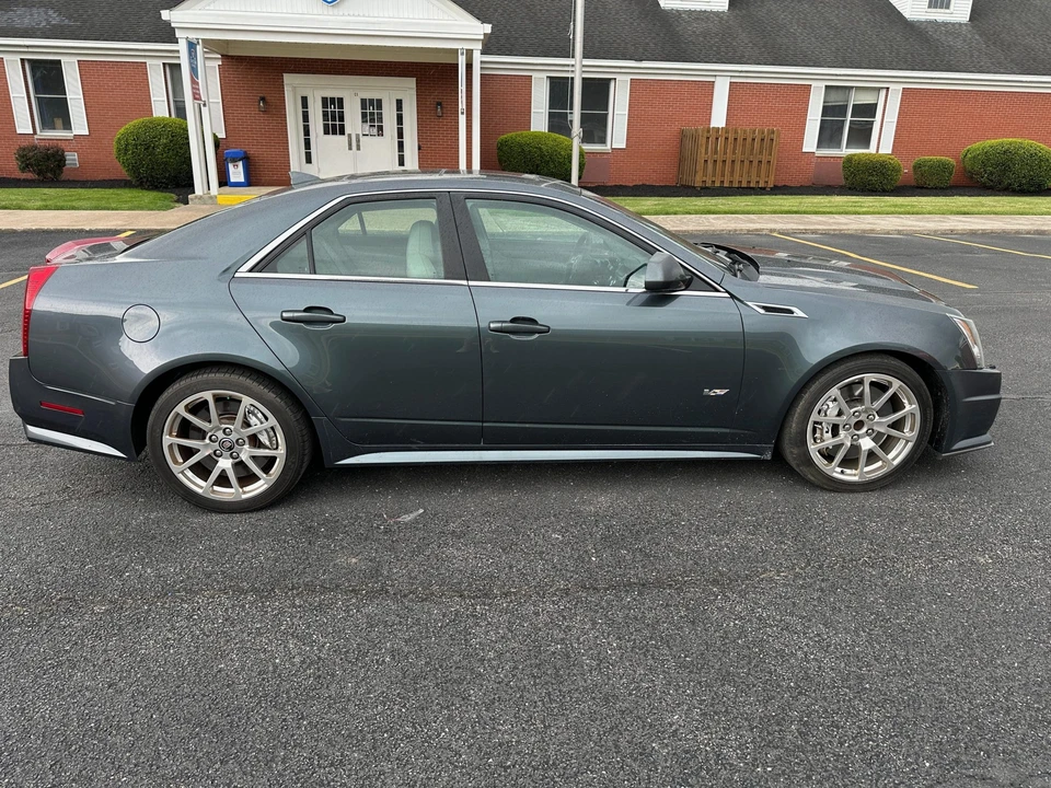 2011 Cadillac CTS-V 2nd Gen - Image 12 of 31