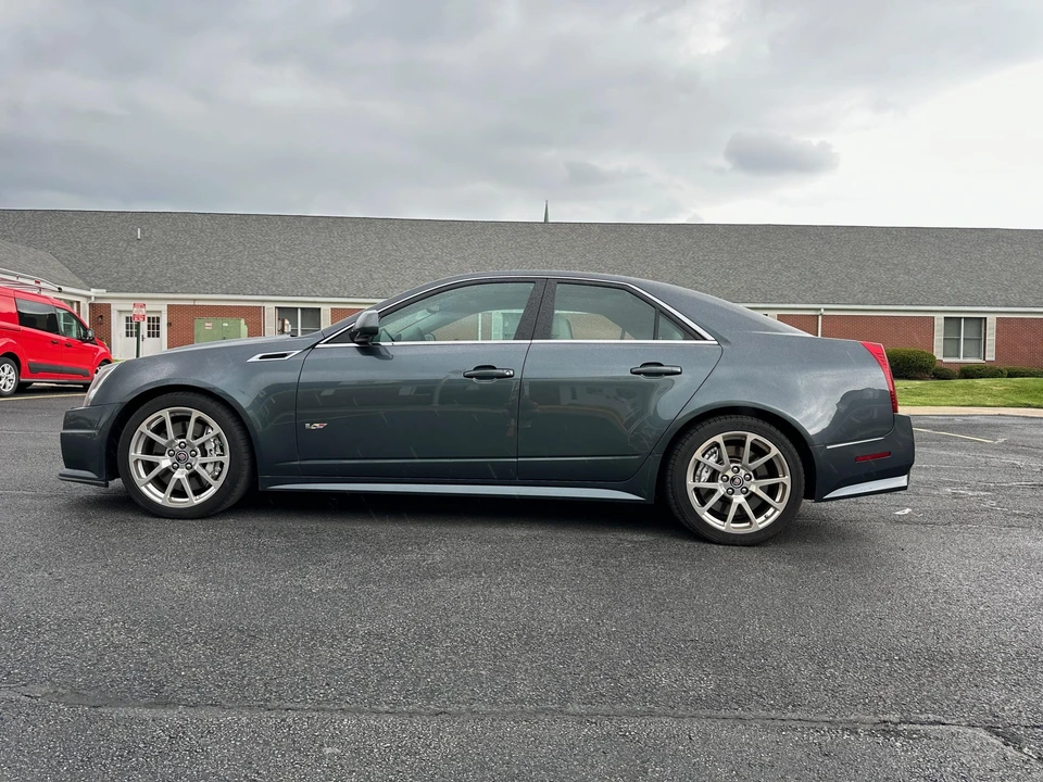 2011 Cadillac CTS-V 2nd Gen - Image 27 of 31