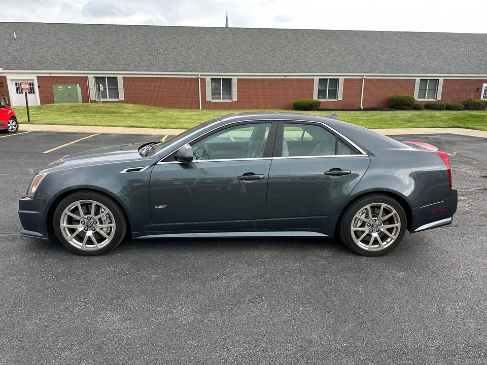 2011 Cadillac CTS-V 2nd Gen - Image 28 of 31