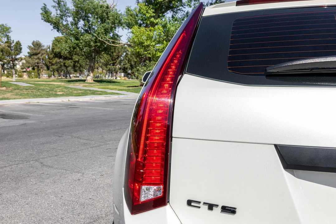 2011 Cadillac CTS-V 2nd Gen - Image 14 of 31