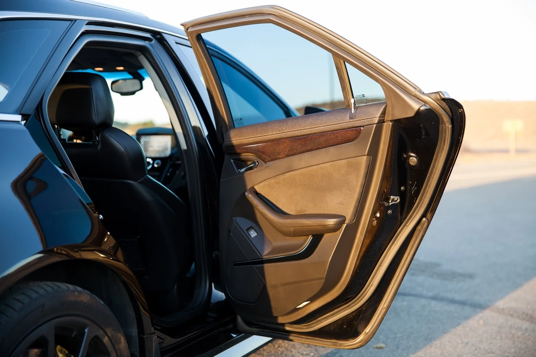 2011 Cadillac CTS-V 2nd Gen - Image 28 of 31