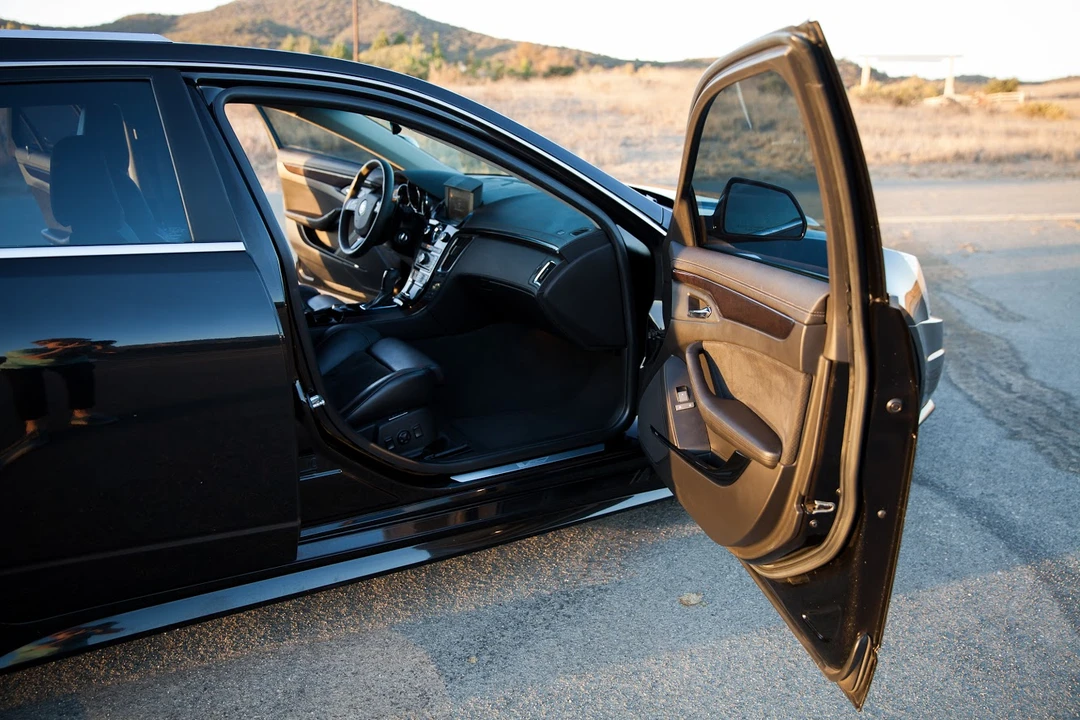 2011 Cadillac CTS-V 2nd Gen - Image 29 of 31
