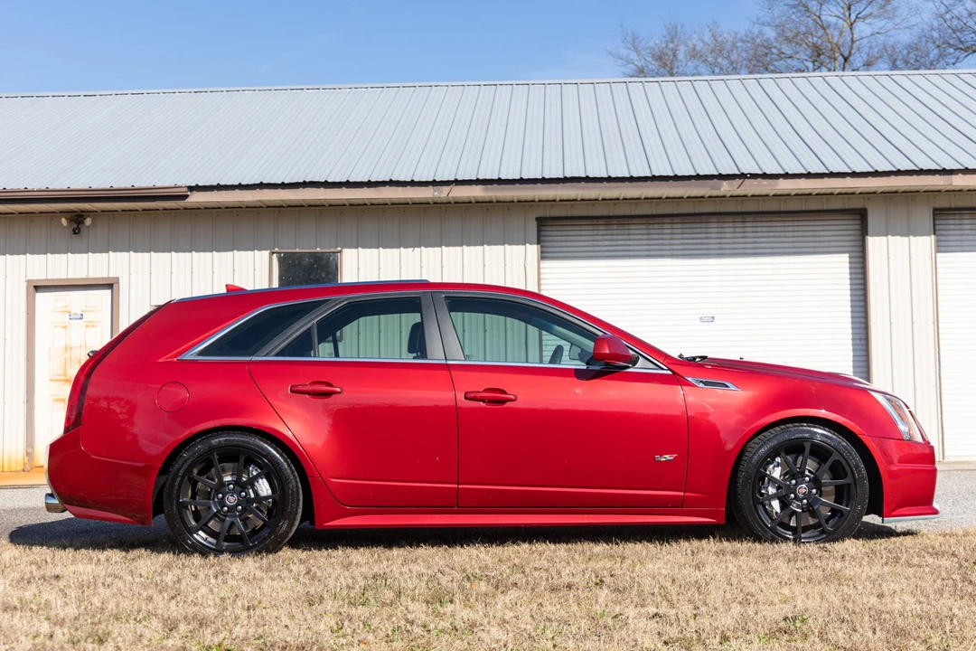 2011 Cadillac CTS-V 2nd Gen - Image 2 of 31