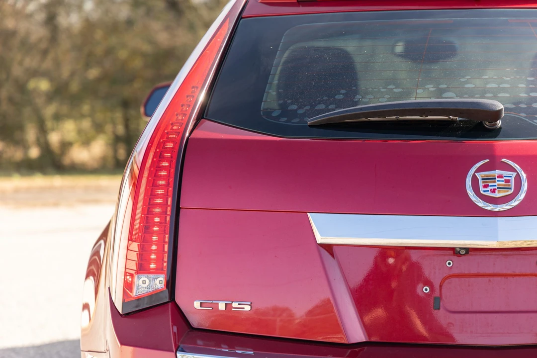 2011 Cadillac CTS-V 2nd Gen - Image 17 of 31