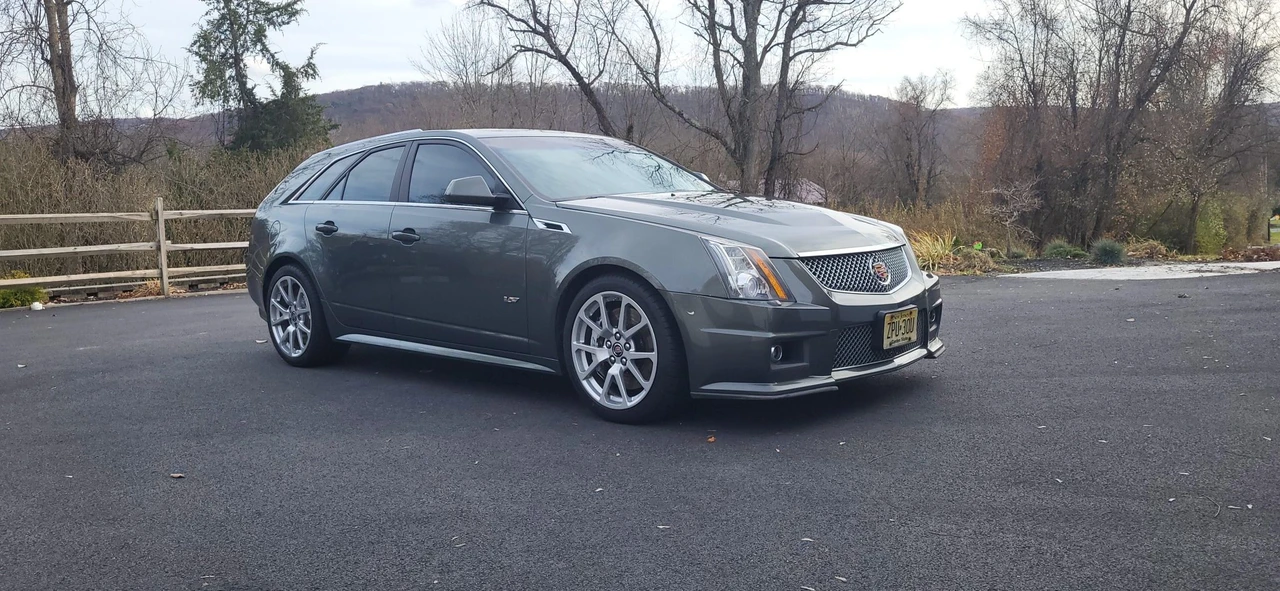 2011 Cadillac CTS-V 2nd Gen - Image 2 of 31