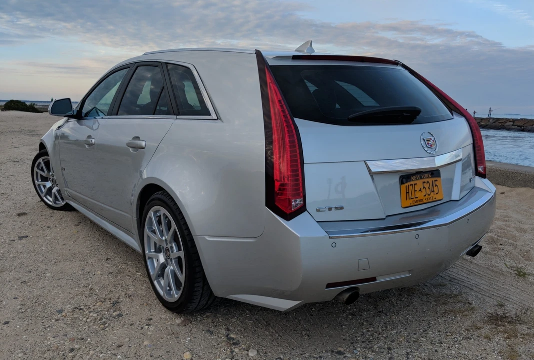 2011 Cadillac CTS-V 2nd Gen - Image 4 of 31