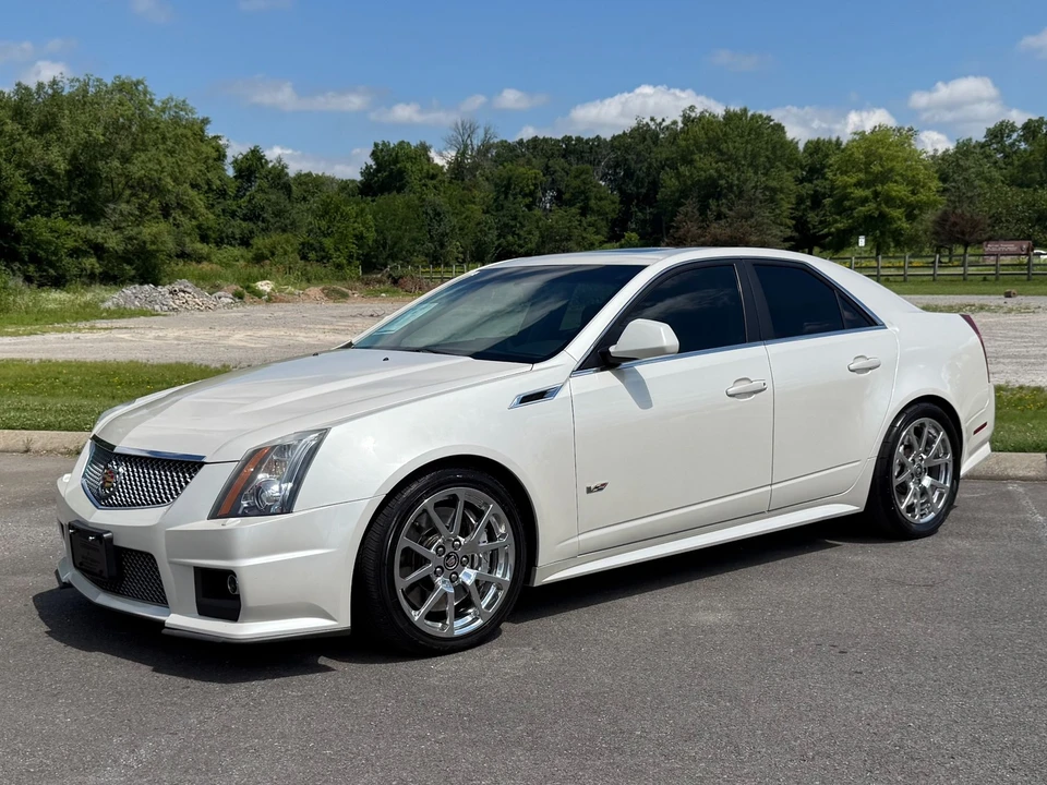 2011 Cadillac CTS-V 2nd Gen - Image 2 of 31