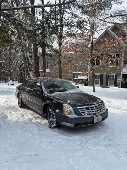 2011 Cadillac DTS - Image 2 of 7