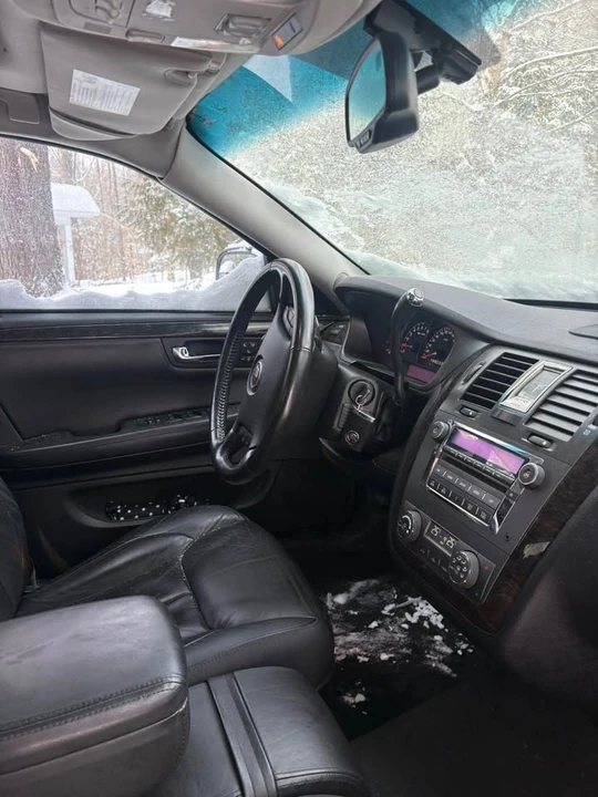 2011 Cadillac DTS - Image 4 of 7