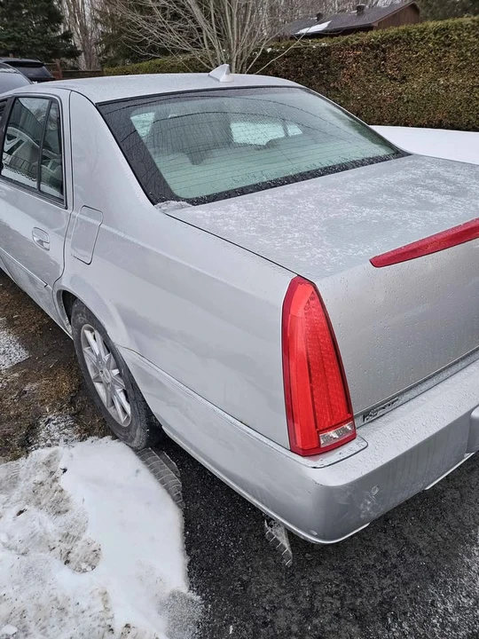 2011 Cadillac DTS - Image 2 of 16