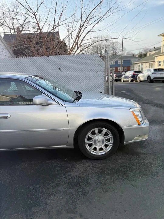 2011 Cadillac DTS - Image 4 of 20