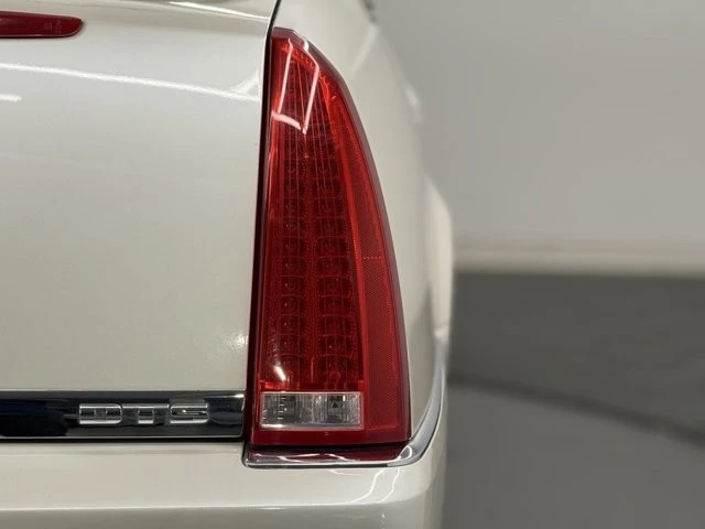 2011 Cadillac DTS - Image 7 of 12