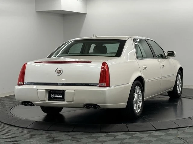 2011 Cadillac DTS - Image 6 of 12