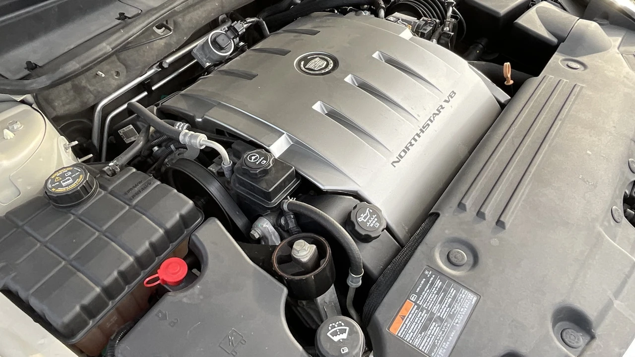2011 Cadillac DTS - Image 8 of 13
