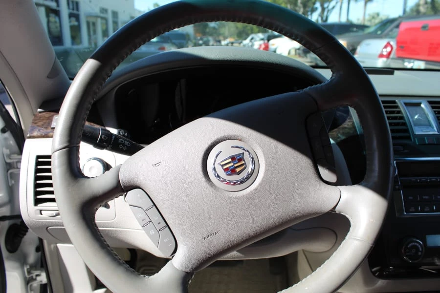 2011 Cadillac DTS - Image 2 of 20