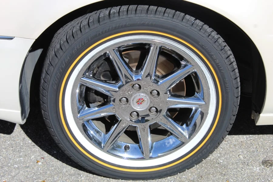 2011 Cadillac DTS - Image 17 of 20