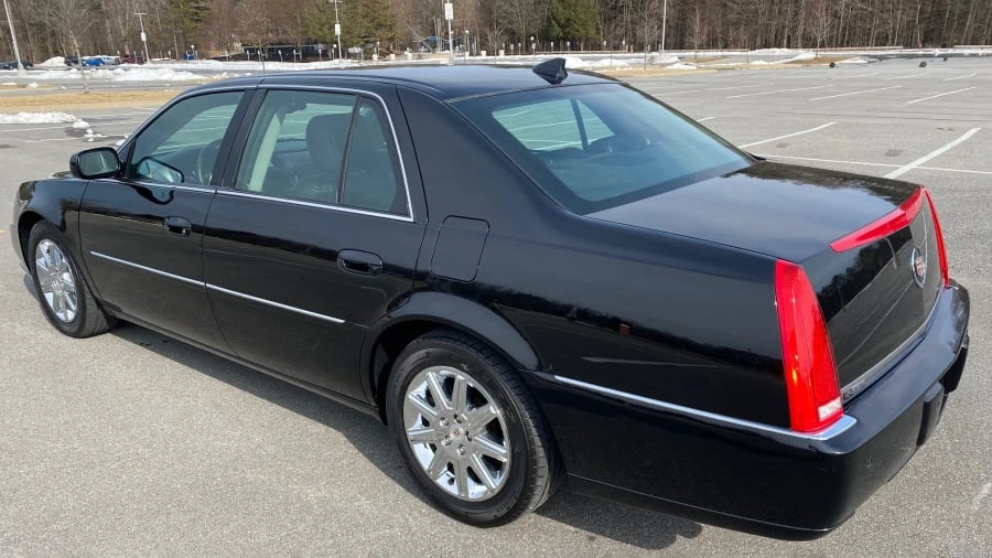 2011 Cadillac DTS - Image 2 of 16
