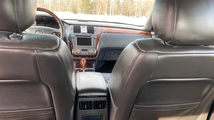 2011 Cadillac DTS - Image 8 of 16