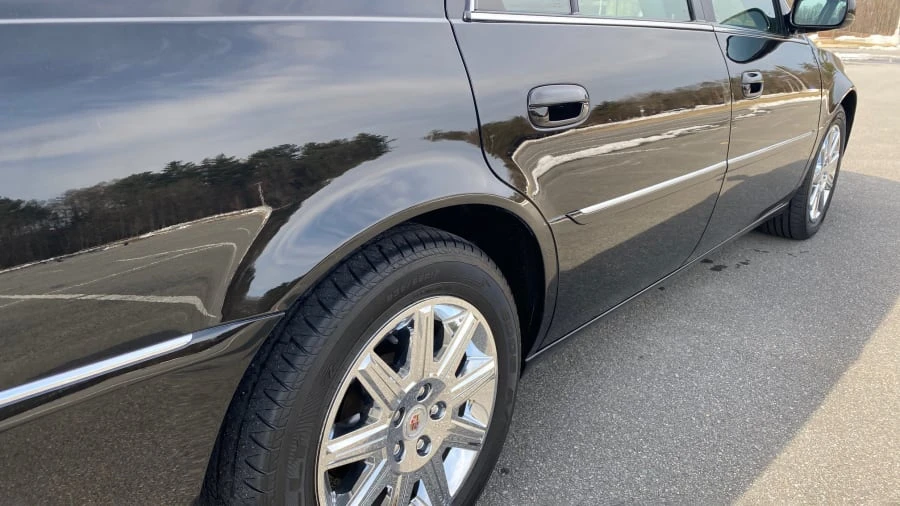 2011 Cadillac DTS - Image 11 of 16
