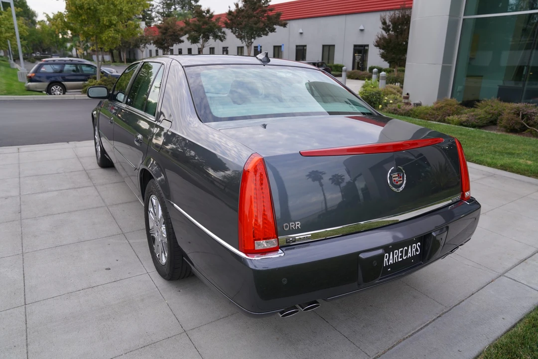 2011 Cadillac DTS - Image 16 of 31