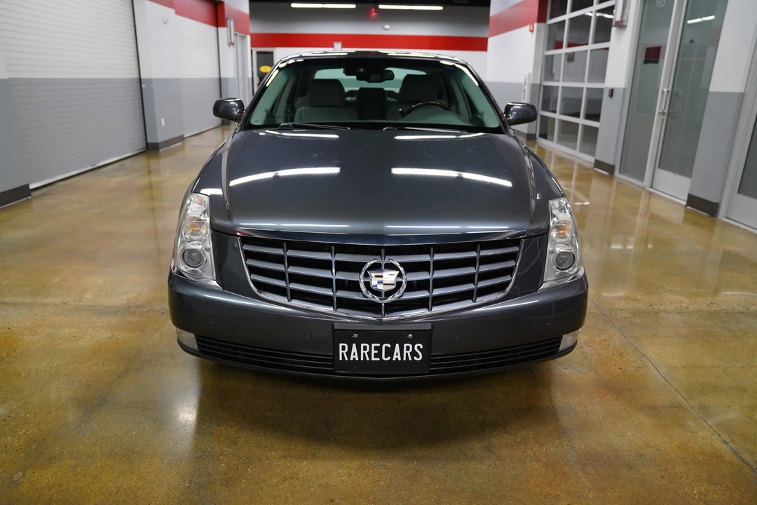 2011 Cadillac DTS - Image 24 of 31
