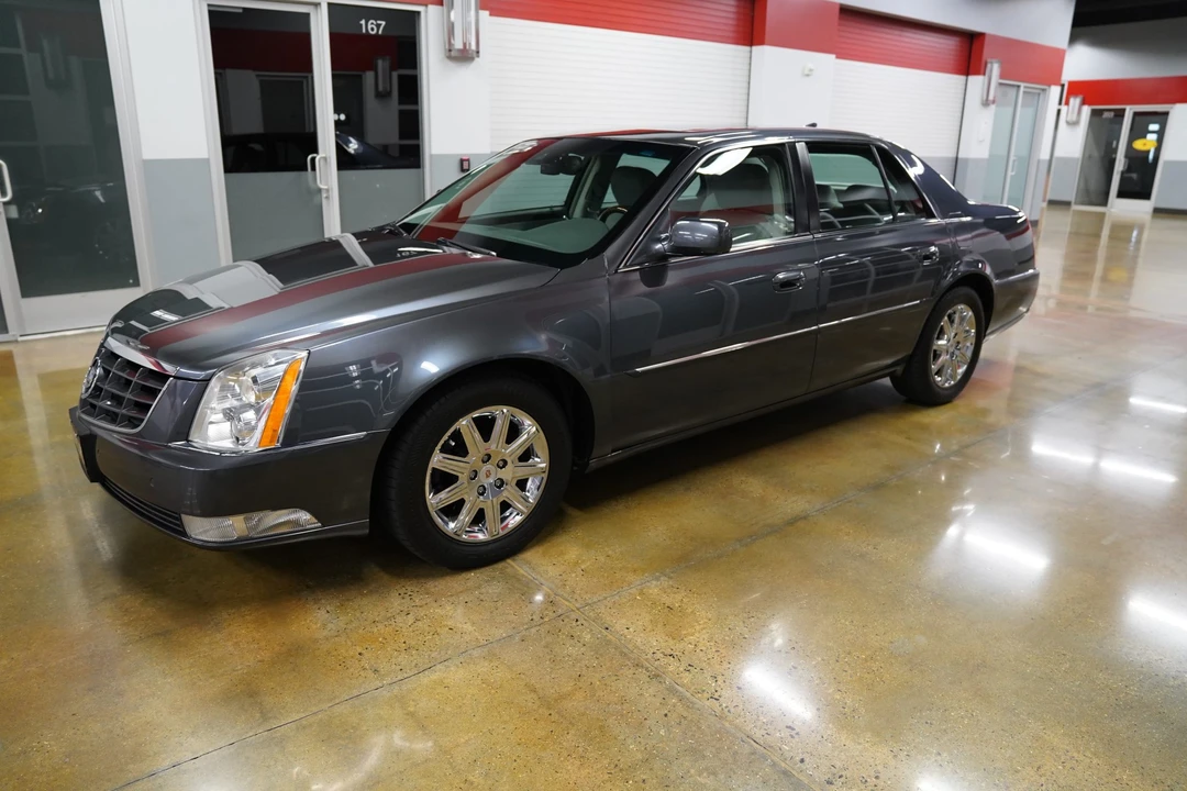 2011 Cadillac DTS - Image 20 of 31