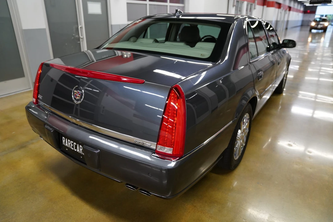 2011 Cadillac DTS - Image 31 of 31