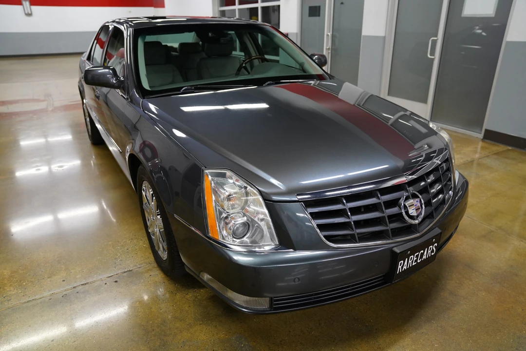 2011 Cadillac DTS - Image 25 of 31