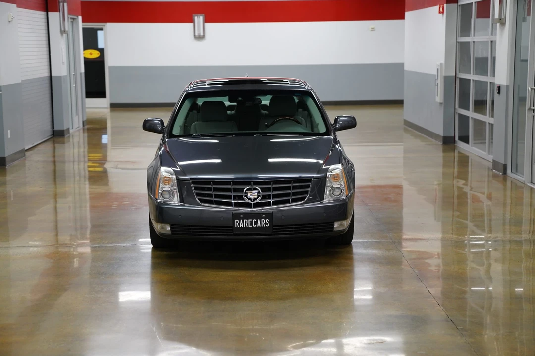 2011 Cadillac DTS - Image 23 of 31