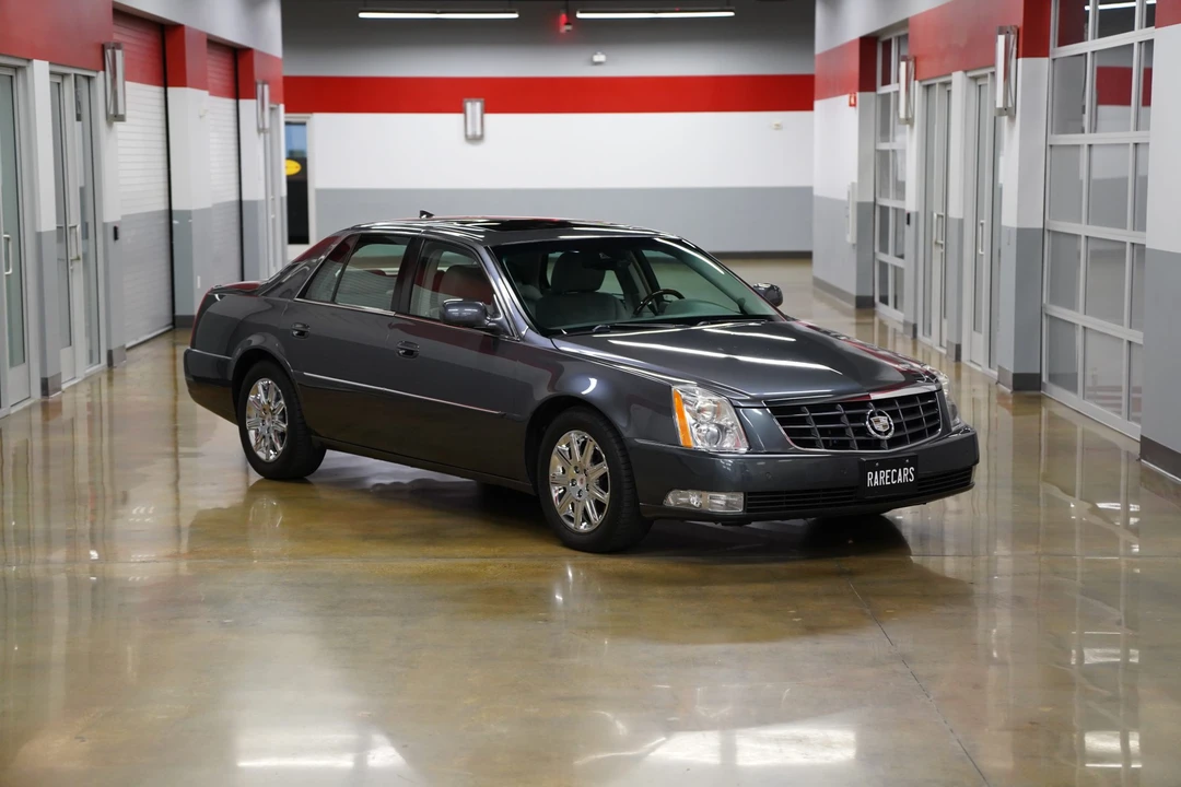 2011 Cadillac DTS - Image 26 of 31