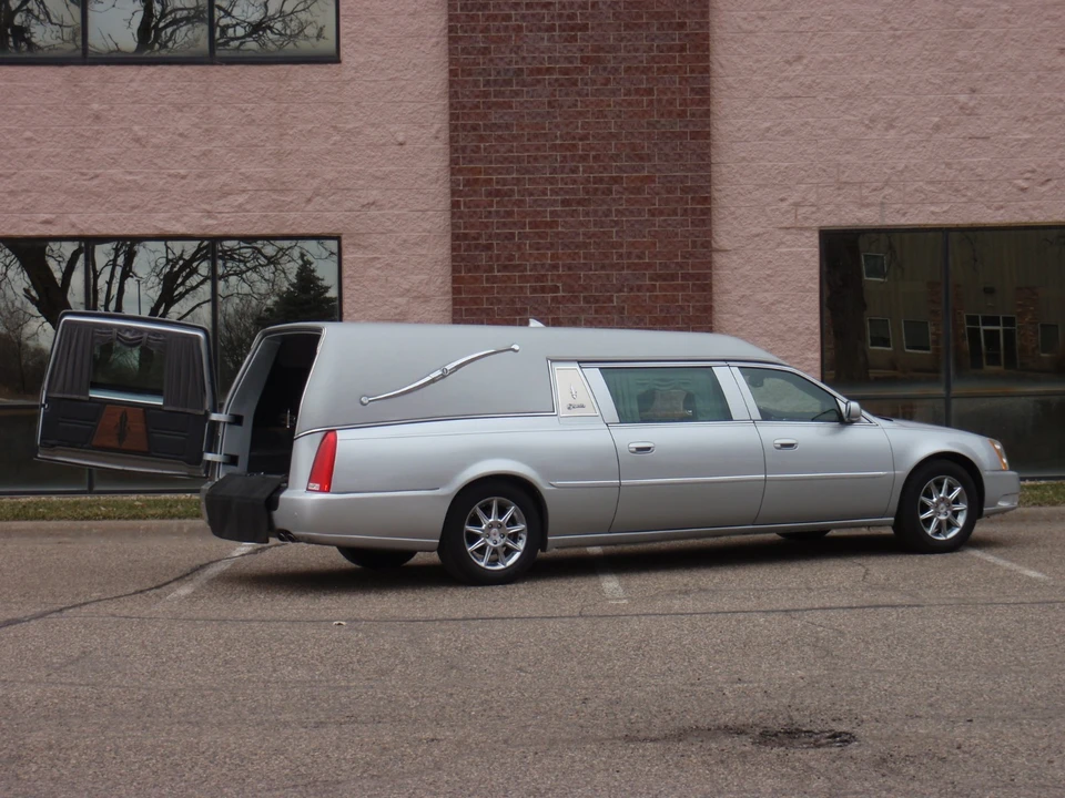2011 Cadillac DTS - Image 17 of 17