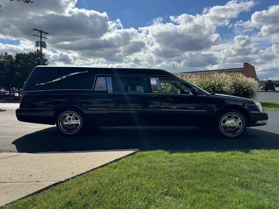 2011 Cadillac DTS - Image 7 of 13