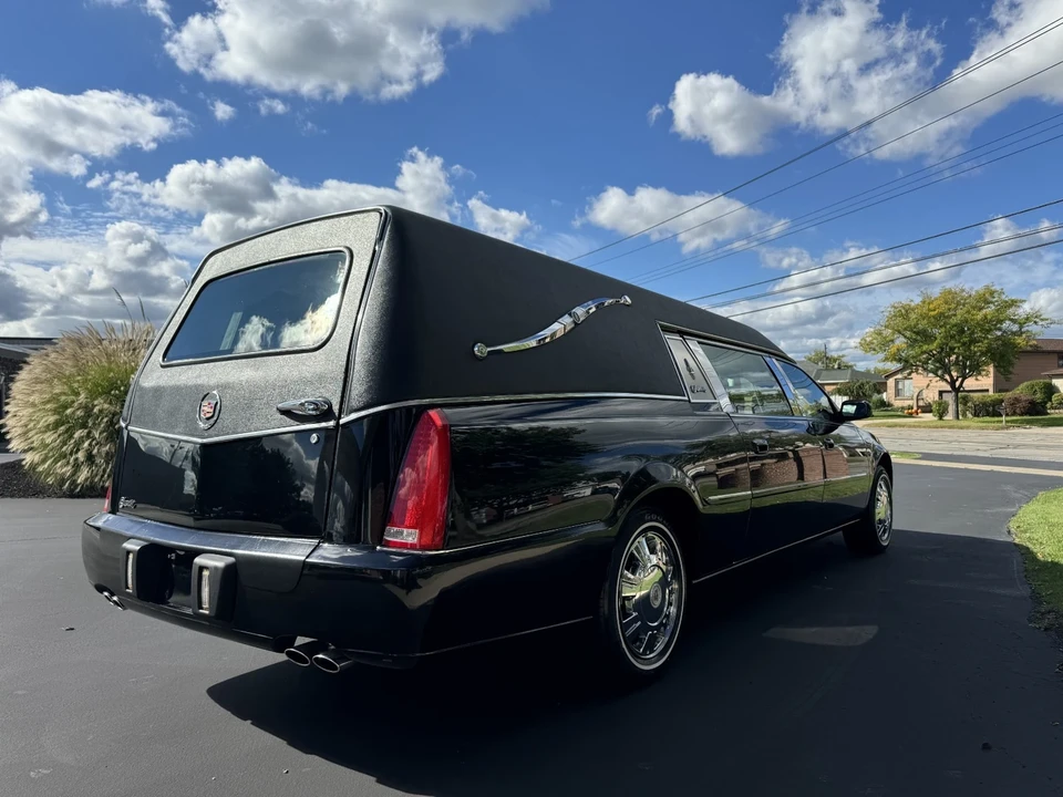 2011 Cadillac DTS - Image 6 of 13