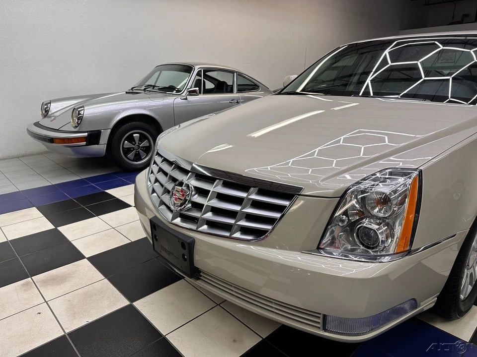 2011 Cadillac DTS - Image 7 of 21