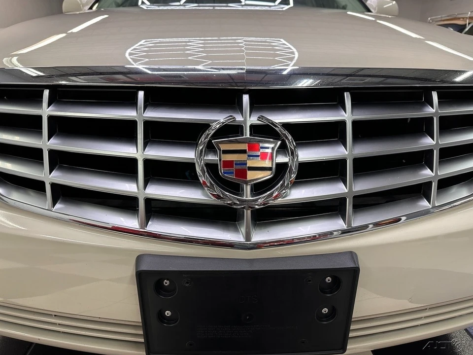 2011 Cadillac DTS - Image 5 of 21