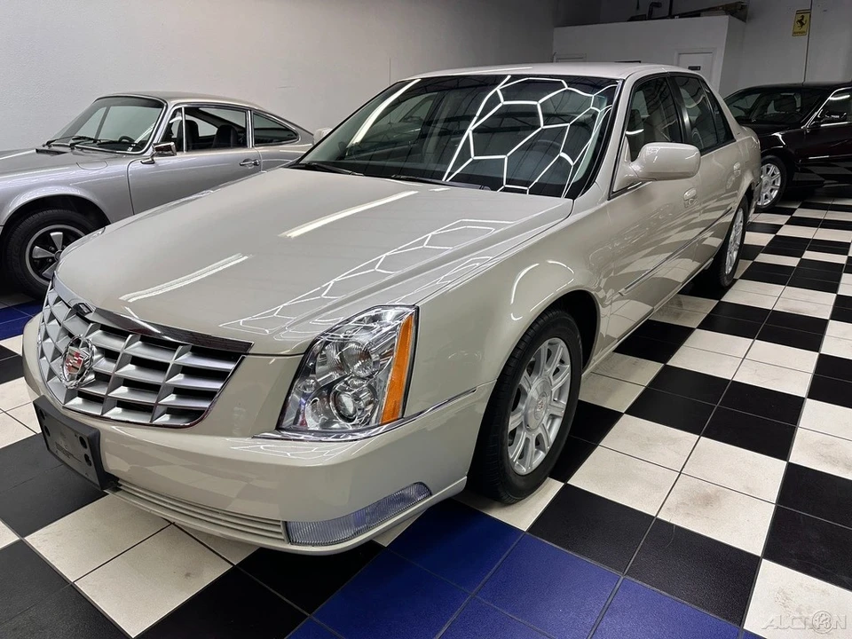 2011 Cadillac DTS - Image 6 of 21