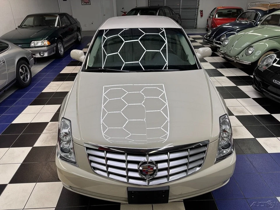 2011 Cadillac DTS - Image 3 of 21