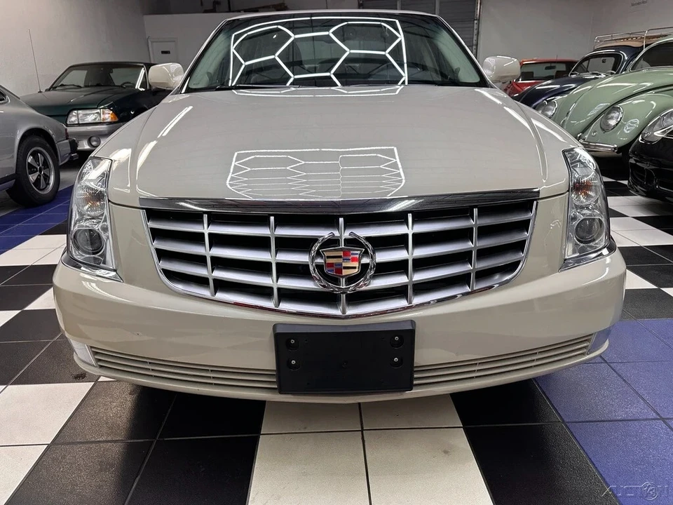 2011 Cadillac DTS - Image 4 of 21