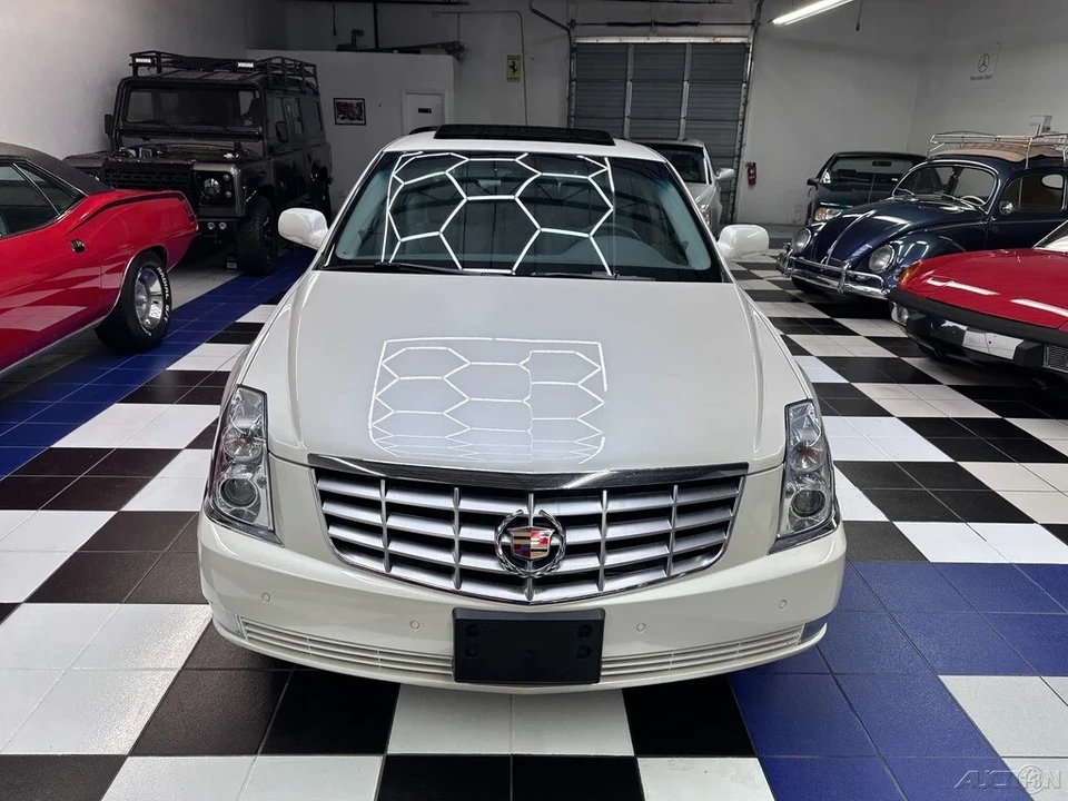 2011 Cadillac DTS - Image 3 of 21