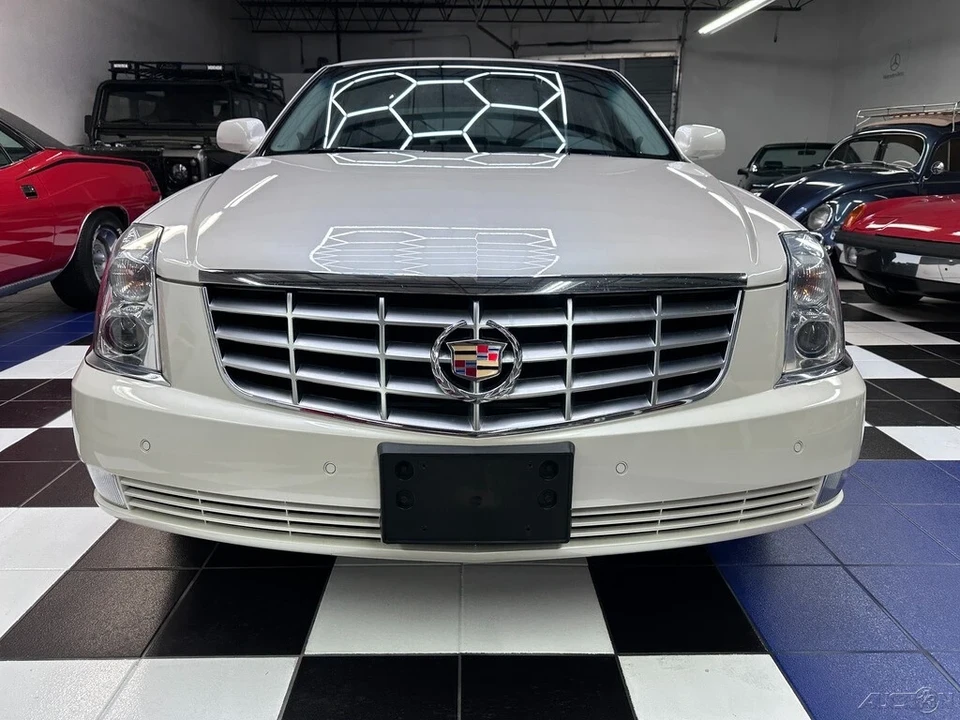 2011 Cadillac DTS - Image 4 of 21