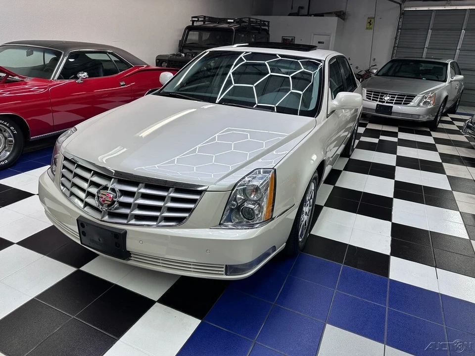 2011 Cadillac DTS - Image 5 of 21