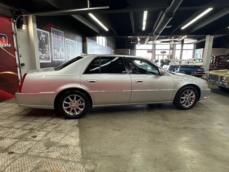 2011 Cadillac DTS - Image 14 of 21