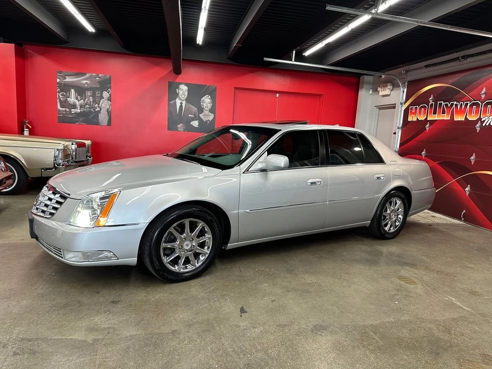 2011 Cadillac DTS - Image 2 of 21