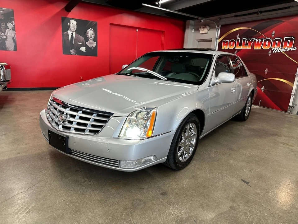 2011 Cadillac DTS - Image 5 of 21