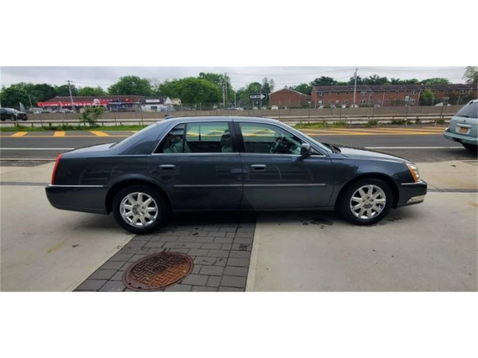 2011 Cadillac DTS - Image 7 of 21