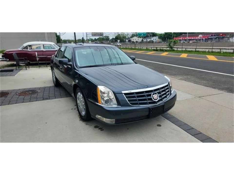 2011 Cadillac DTS - Image 5 of 21