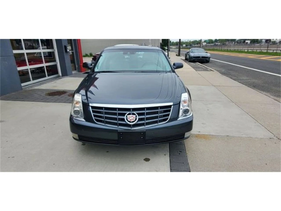 2011 Cadillac DTS - Image 3 of 21