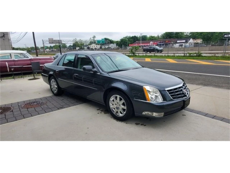 2011 Cadillac DTS - Image 6 of 21