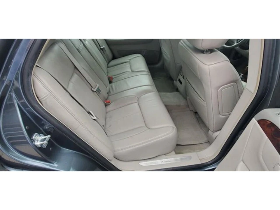2011 Cadillac DTS - Image 17 of 21